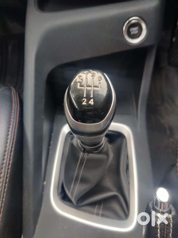 Nissan Magnite 1.0 Xv Premium, 2021, Petrol