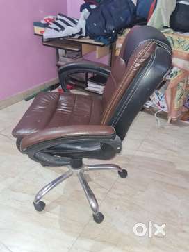 Tuition chairs store olx