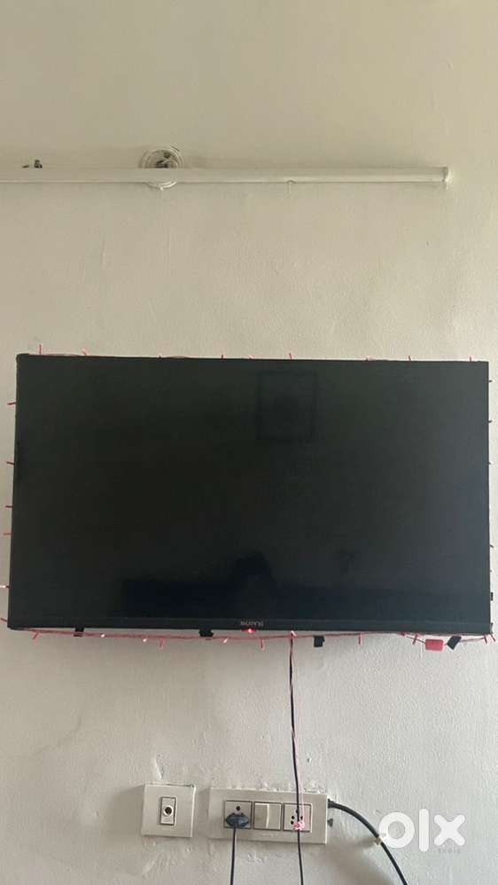 SONY TV- 43 inches