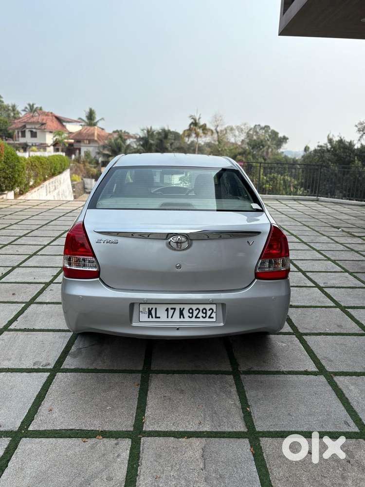 Toyota Etios V, 2013, Petrol