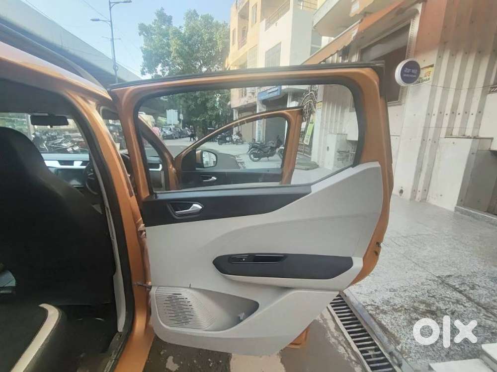Renault Triber Rxz, 2020, Petrol