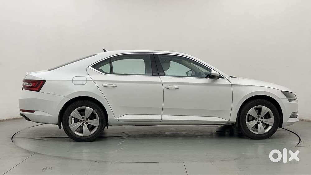 Skoda Superb [ ] 1.8 Style Tsi At, 2017, Petrol
