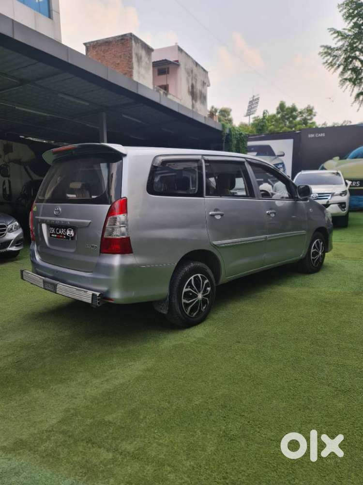 Toyota Innova 2.5 G (diesel) 7 Seater Bs Iv, 2016, Diesel