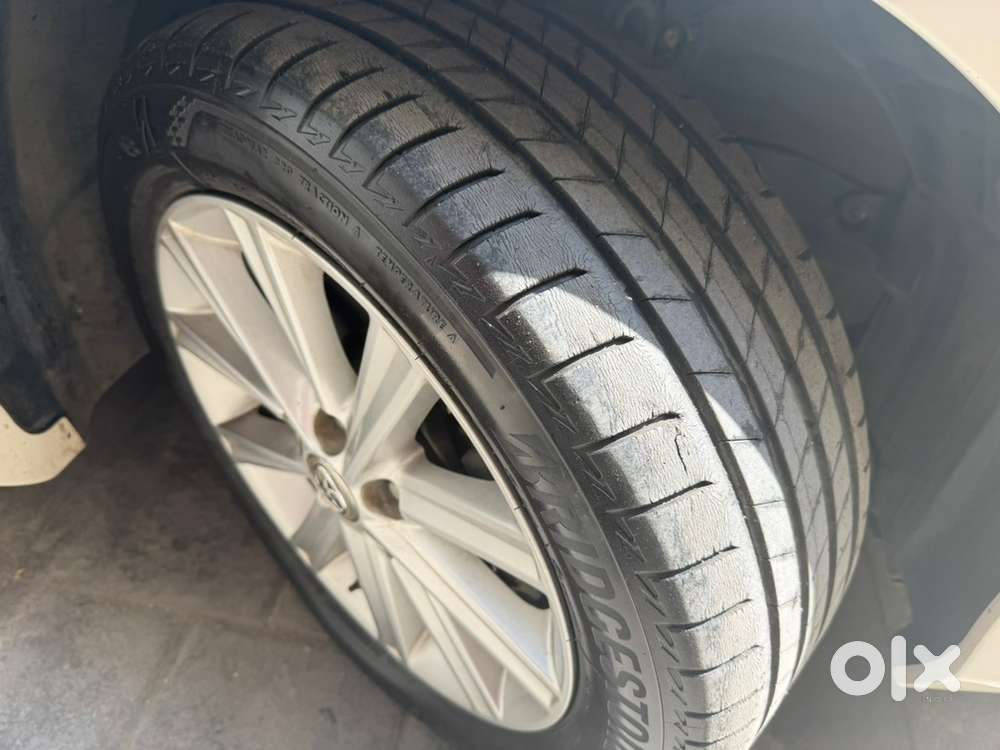 Toyota Camry Hybrid 2013 Pearl White, Well Maintained, 57200 Km Driven