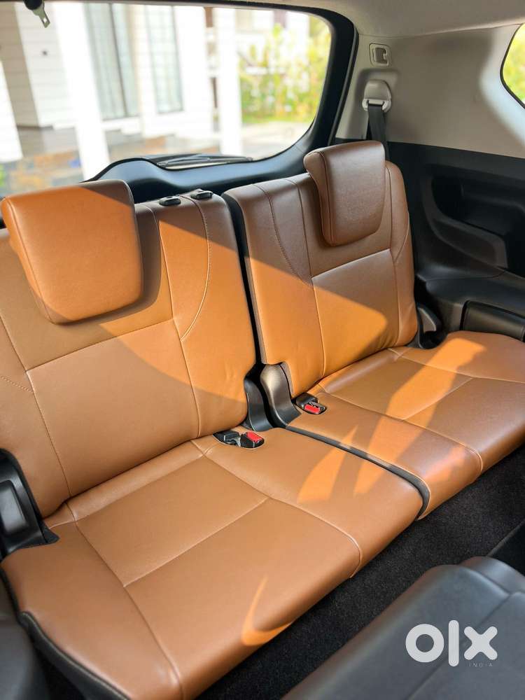 Toyota Innova Crysta 2.8 Zx At 7 Seater, 2016, Diesel