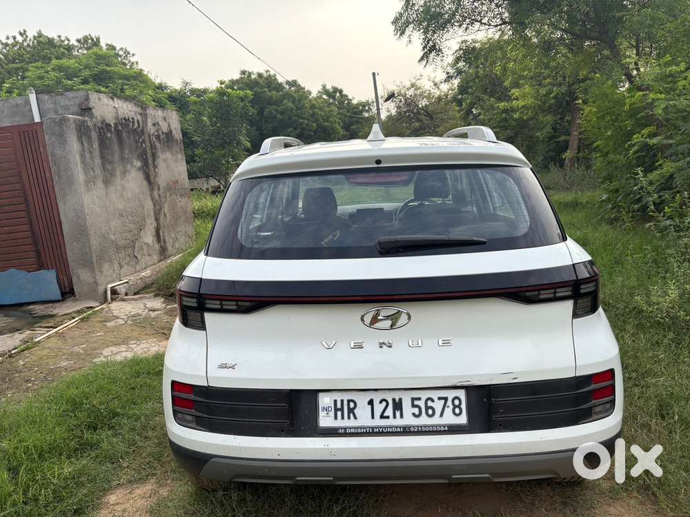 Hyundai Venue 2022 Diesel Well Maintained
