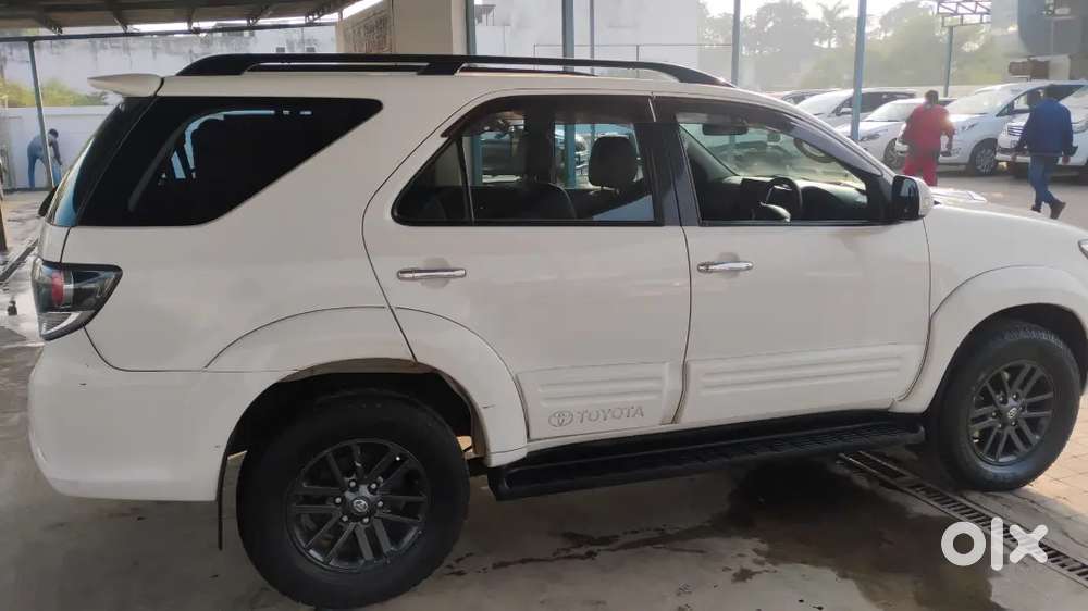 Toyota Fortuner 201516 Diesel 132000 Km Driven