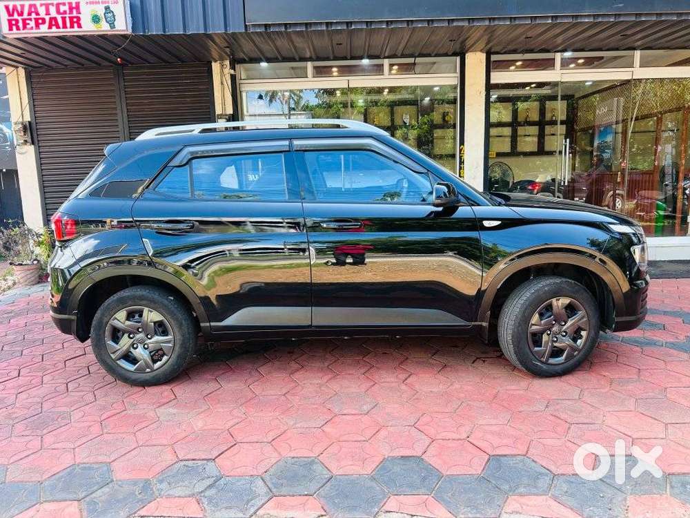 Hyundai Venue 1.2 S (o), 2023, Petrol