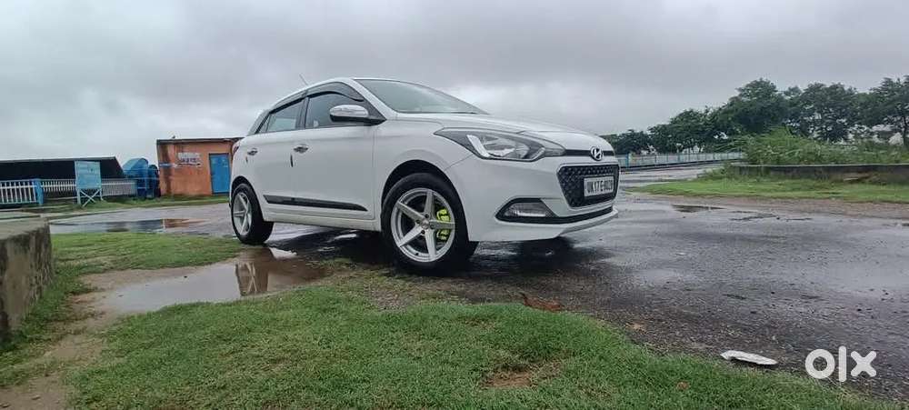 Mint Condition Very Less Drive Very Neat And Clean Single Hand Drive