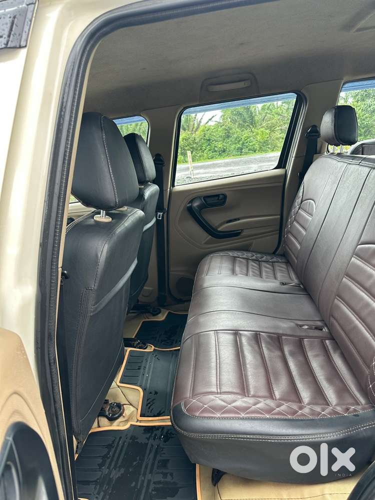 Mahindra Tuv 300 Plus 2019