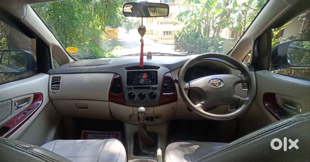 Toyota Innova 2.5 V Diesel 7-seater, 2006, Diesel
