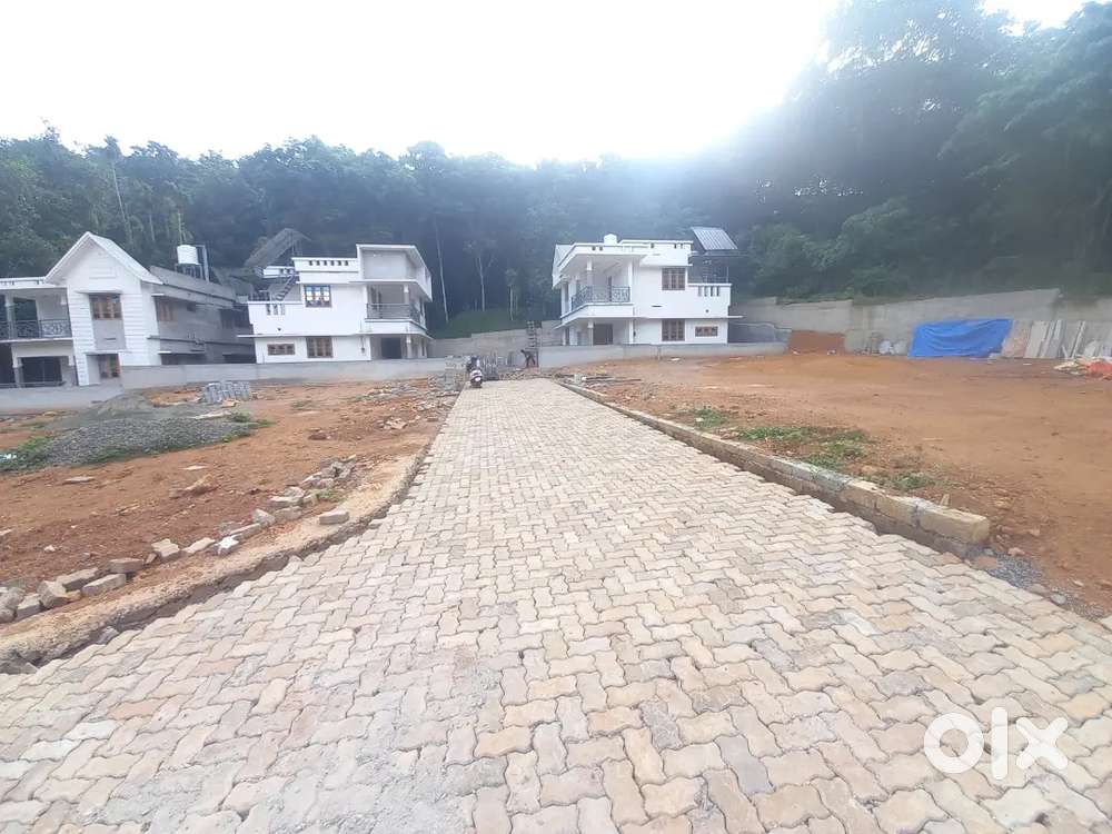 4, 5, 6, 10 cent house plot kakkanad infopark 8 km Puthankurish road