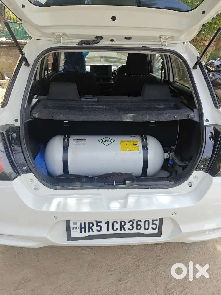 Maruti Suzuki Swift 2025 Cng & Hybrids 30000 Km Driven