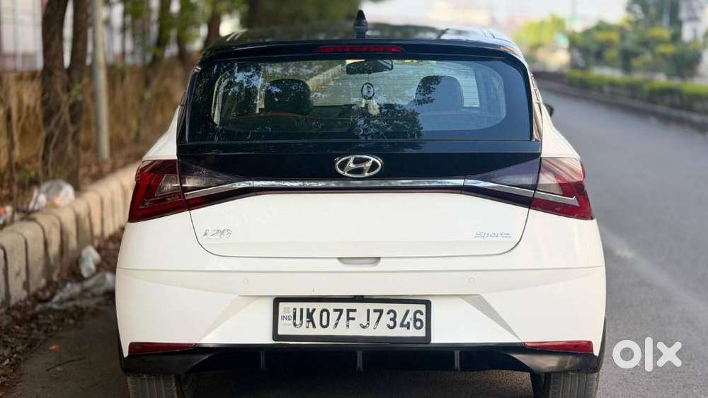 Hyundai I20 Sportz 1.2 Mt Dual Tone, 2023, Petrol
