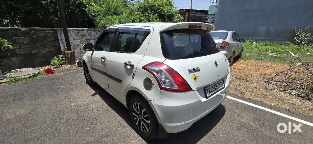 Maruti Suzuki Swift Vxi 2015