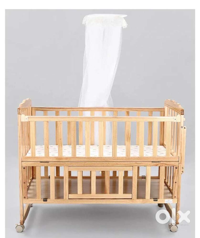 Babyhug Montana Wooden Cot Cum Rocker with Mosquito Net