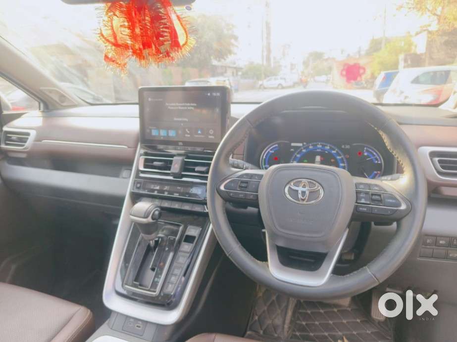 Toyota Innova Hycross 2.0 Zx Hybrid 7 Str, 2024, Cng & Hybrids