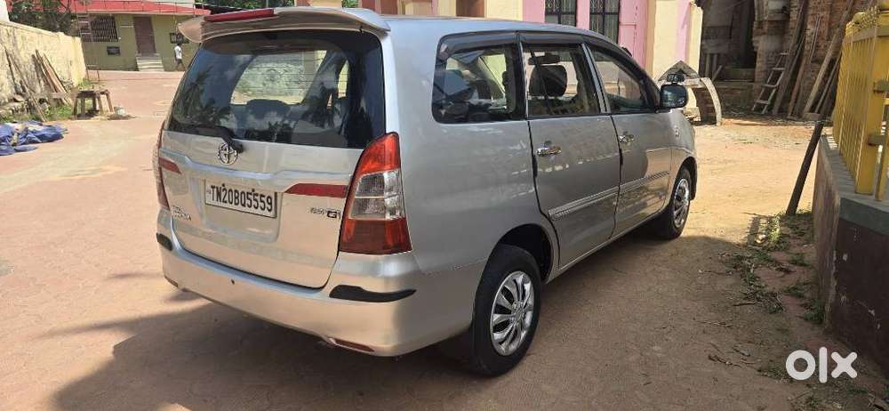 Toyota Innova 2.5 G (diesel) 8 Seater Bs Iv, 2011, Diesel