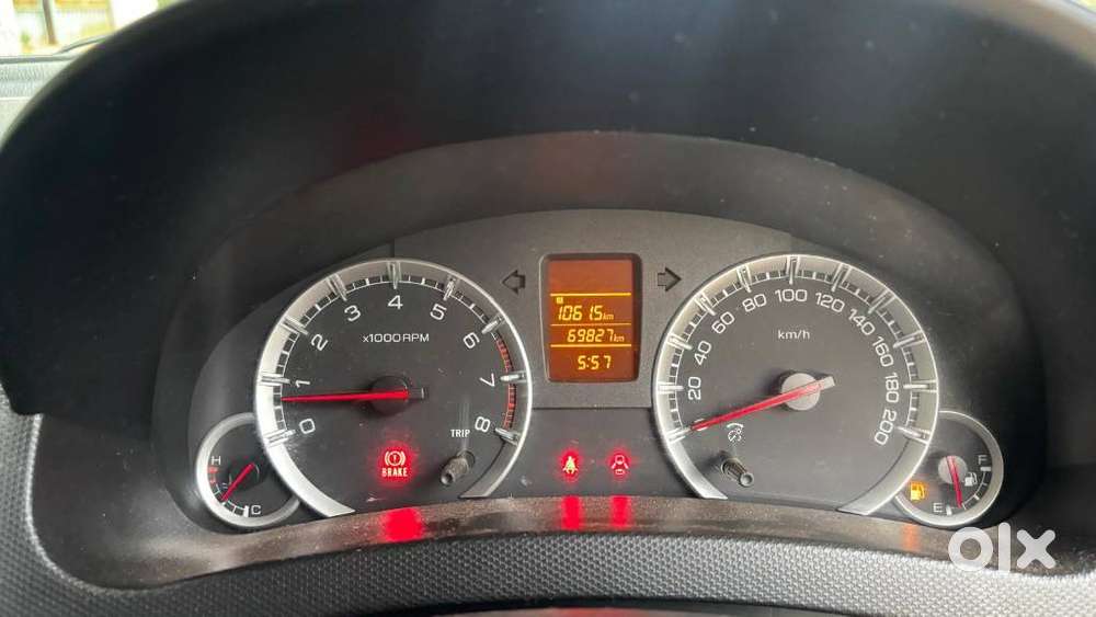 Maruti Suzuki Swift Vxi + Manual, 2012, Petrol