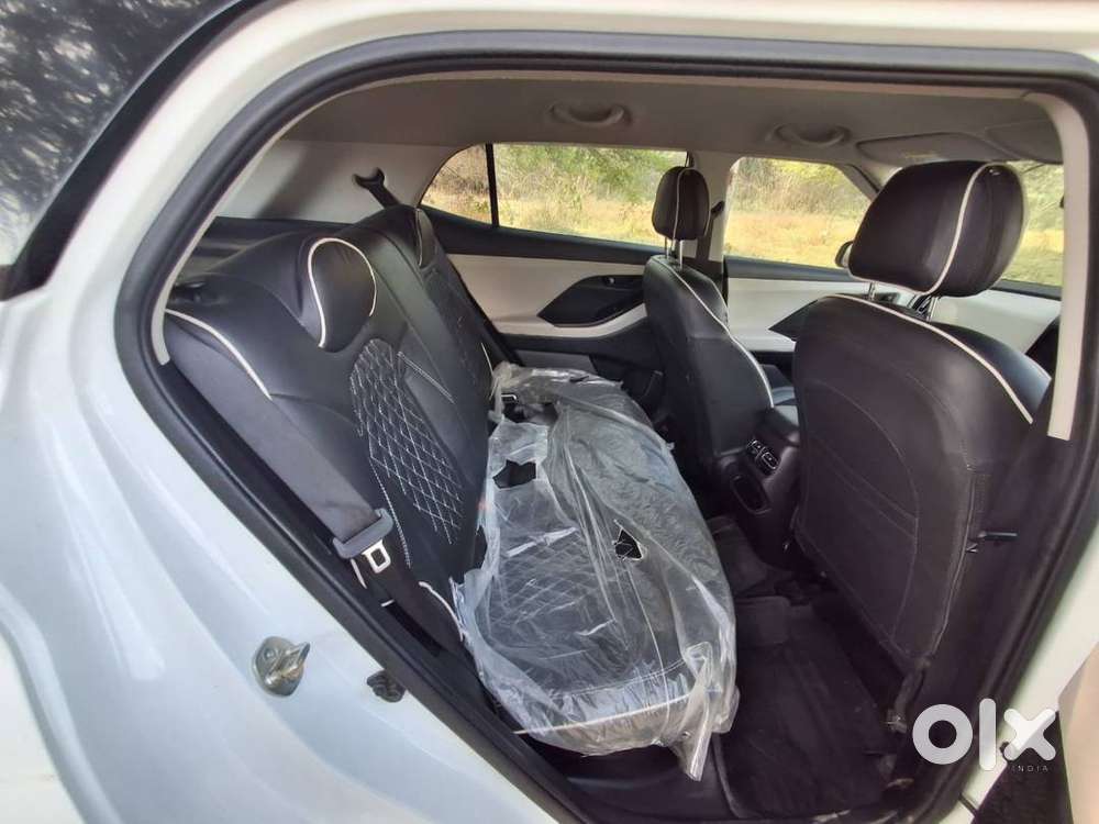 White Creta Diesel Jan2023 Model 24500kms 1st Owner