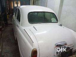 We Are Looking For  Passionate  For Old  Ambassador Classic Diesel Car