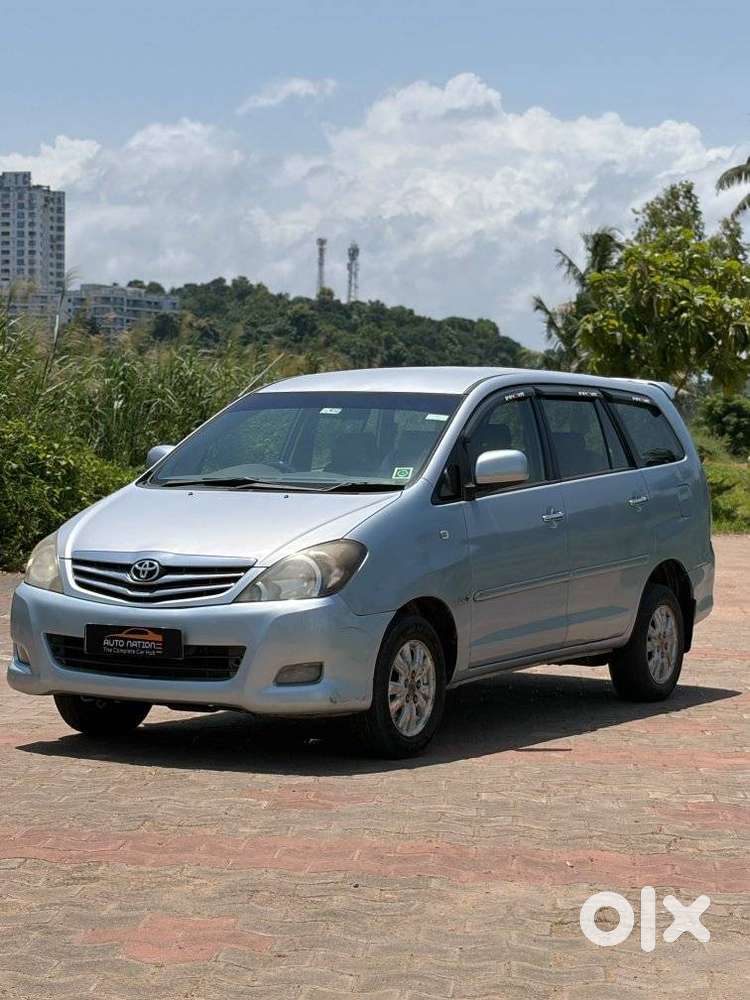 Toyota Innova 2.5 V Diesel 8-seater, 2009, Diesel