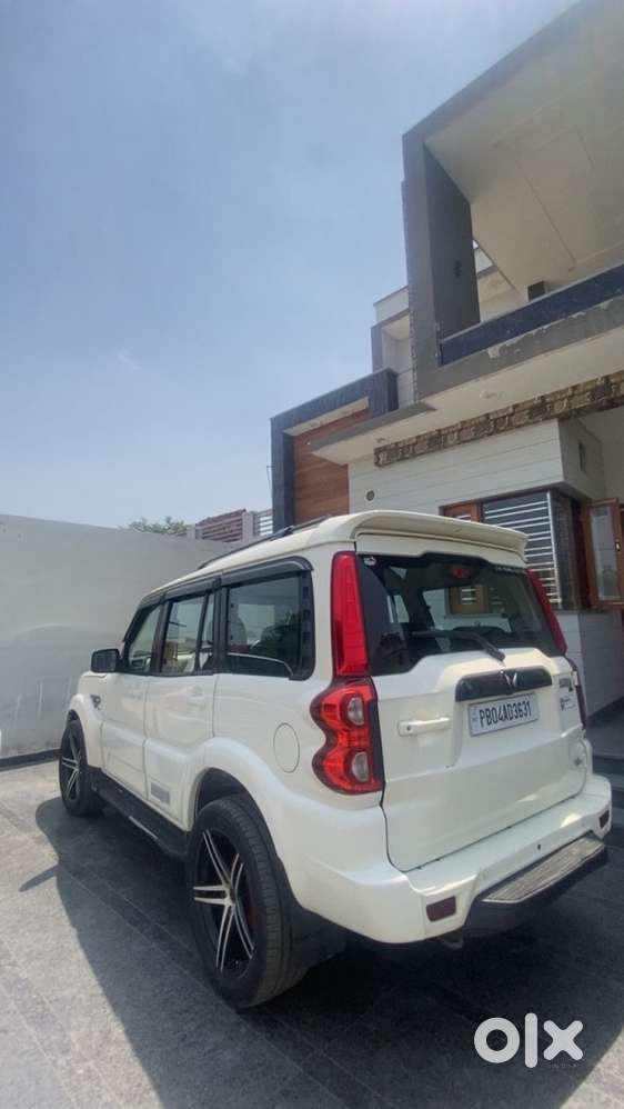 Mahindra Scorpio S5 Has Good Condition, New Tires And Wheels