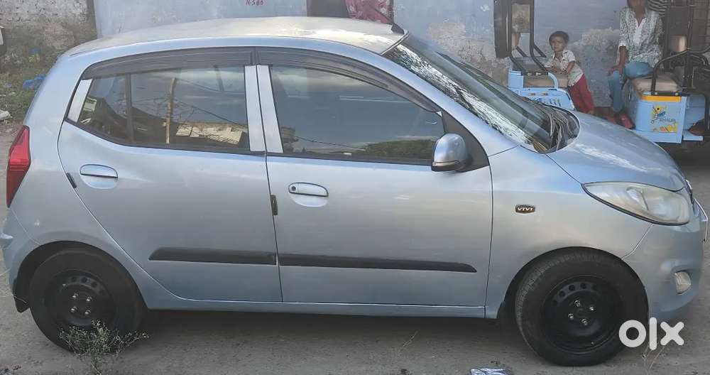 Hyundai I10 Magna 2011  Smooth Engine  Family Car  Urgent Sale