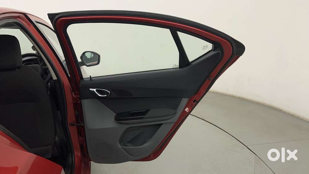 Tata Tigor Xza, 2018, Petrol