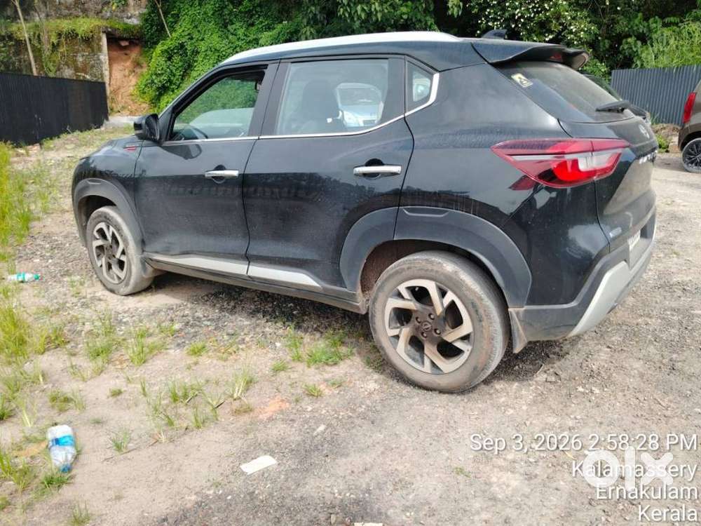 Nissan Magnite 1.0 Xv Premium, 2023, Petrol