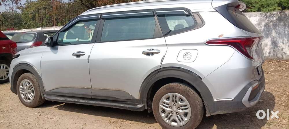 Kia Carens Petrol 2023
