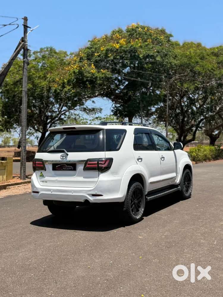 Toyota Fortuner 2015