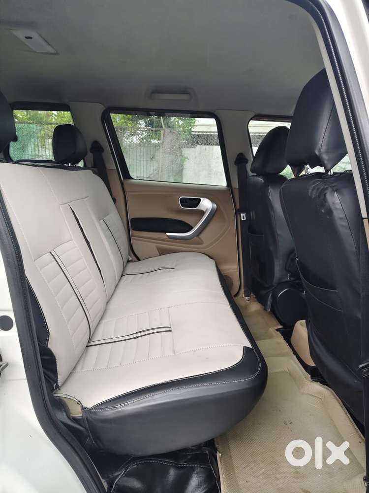 Mahindra Tuv 300 T10, 2018, Diesel