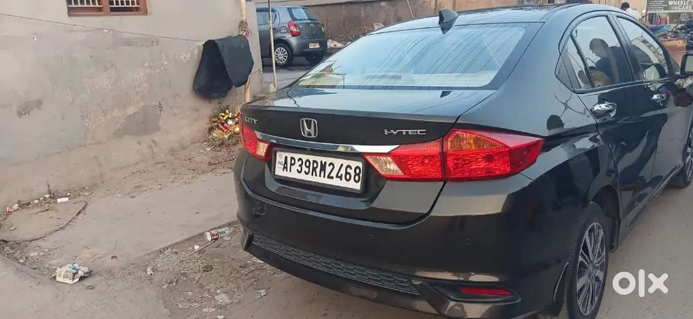 Honda City 1.5 V Mt (i-vtec) Petrol 2022