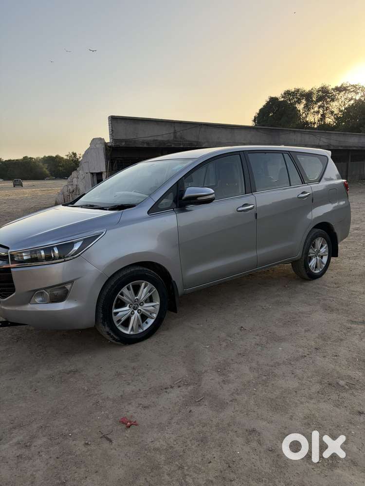Toyota Innova Crysta 2.8 Zx At 7 Seater, 2016, Diesel
