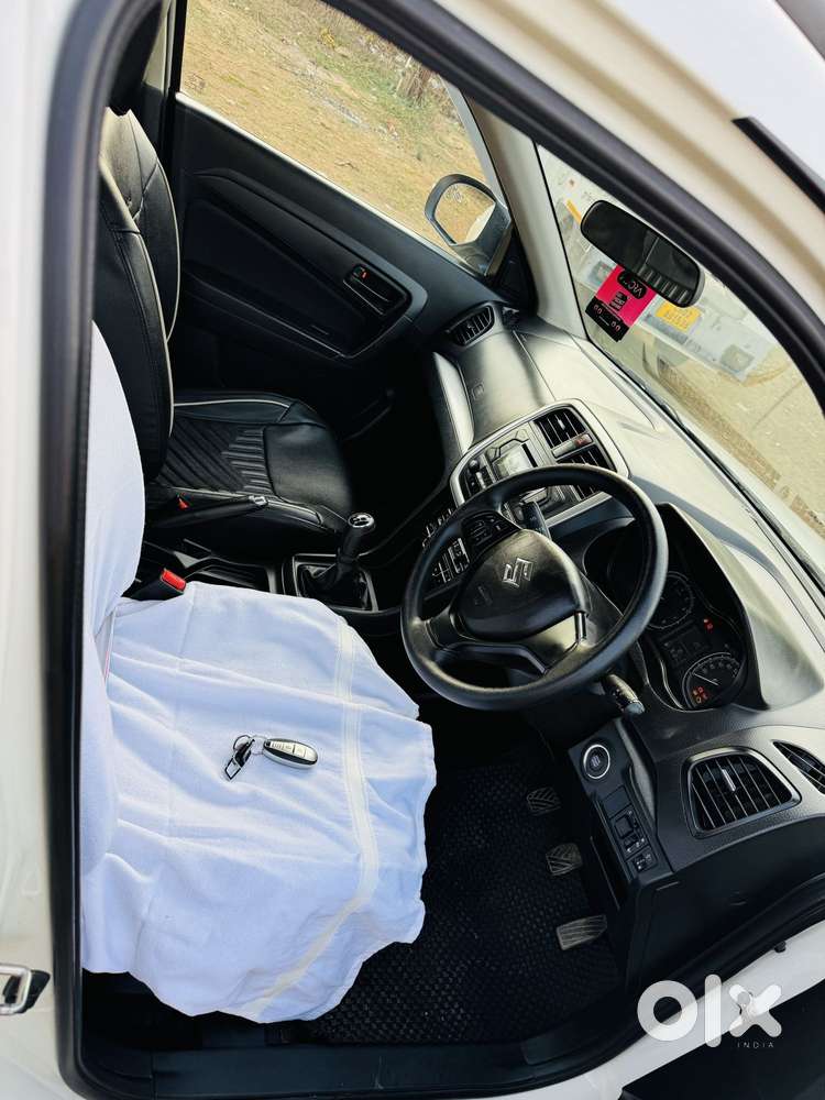 Maruti Suzuki Brezza 1.5 Vxi Smart Hybrid, 2022, Petrol