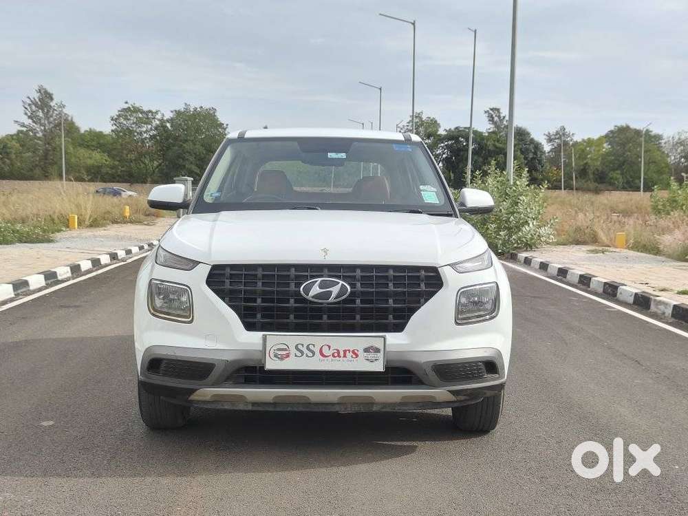 Hyundai Venue E, 2022, Petrol