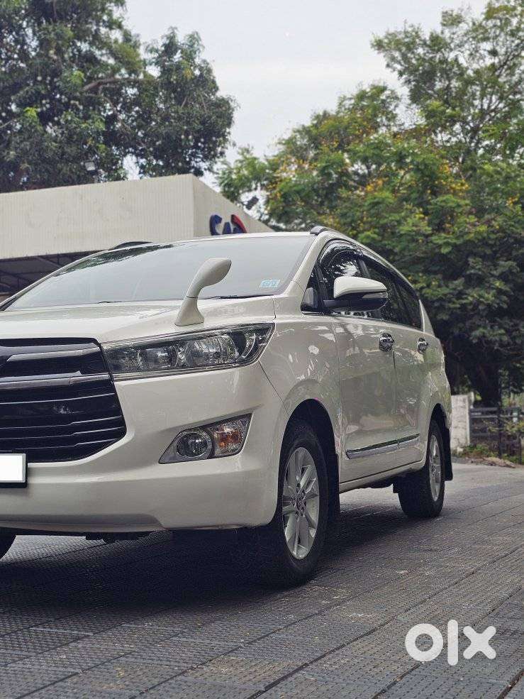 Toyota Innova Crysta 2.8 Gx Automatic 8 Str, 2016, Diesel