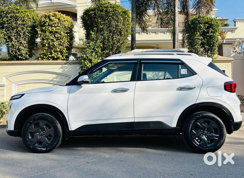 Hyundai Venue 1.5 S (o) Crdi, 2025, Diesel