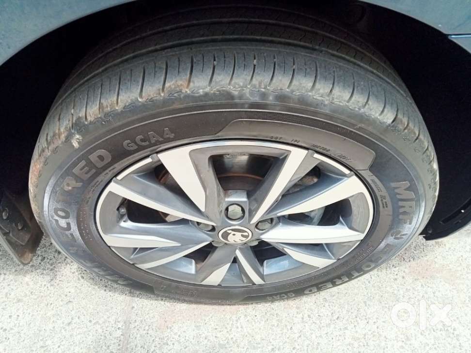 Skoda Slavia Style 1.0l Tsi Mt, 2024, Petrol