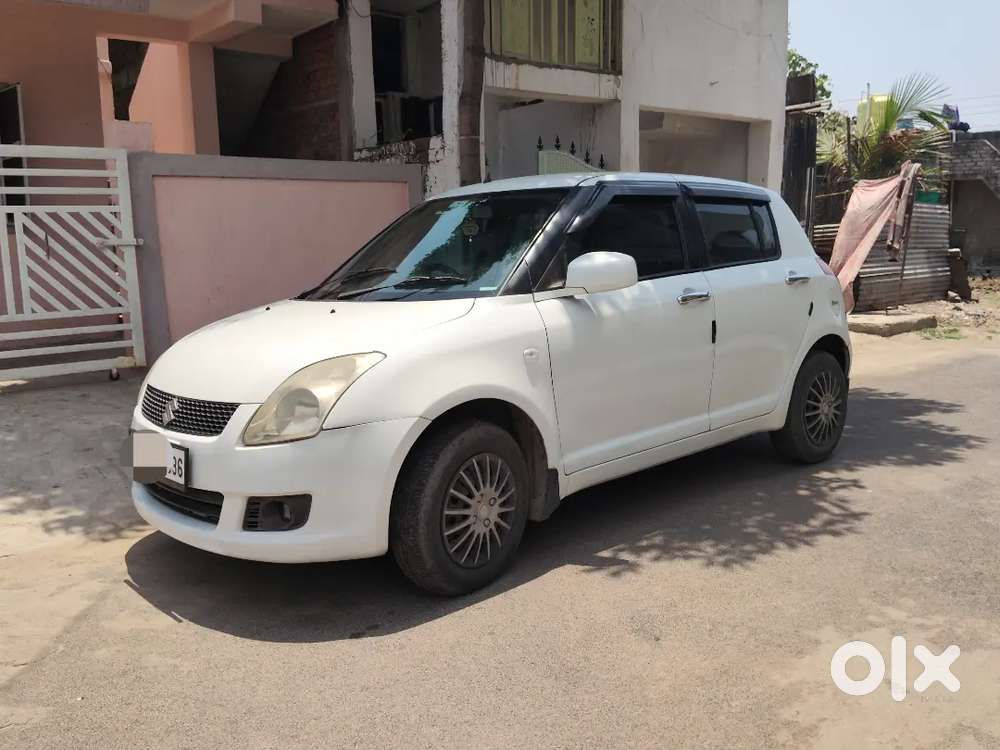 Maruti Suzuki Swift 2010 Diesel 77456 Km Driven