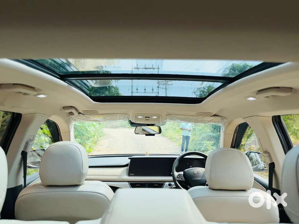 Mahindra Xuv700 Ax7 Luxury Pack Awd, 2024, Diesel