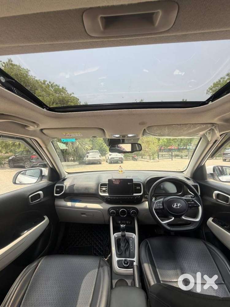 Hyundai Venue Sx(o) 1.0 Turbo Dct Knight Edition, 2024, Petrol