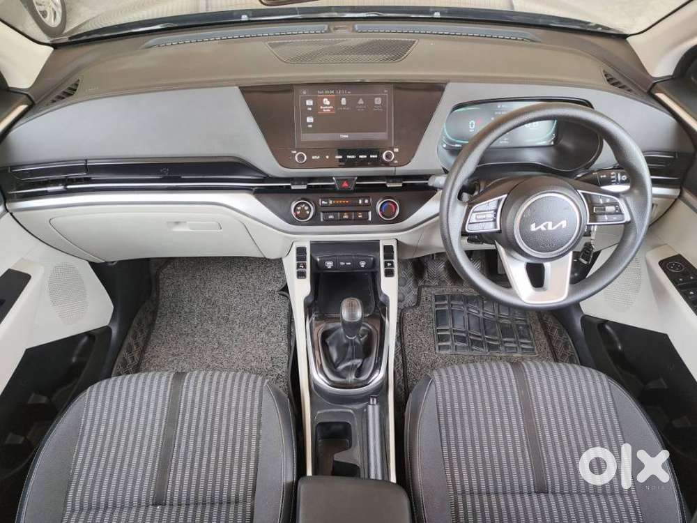 Kia Carens, 2022, Petrol