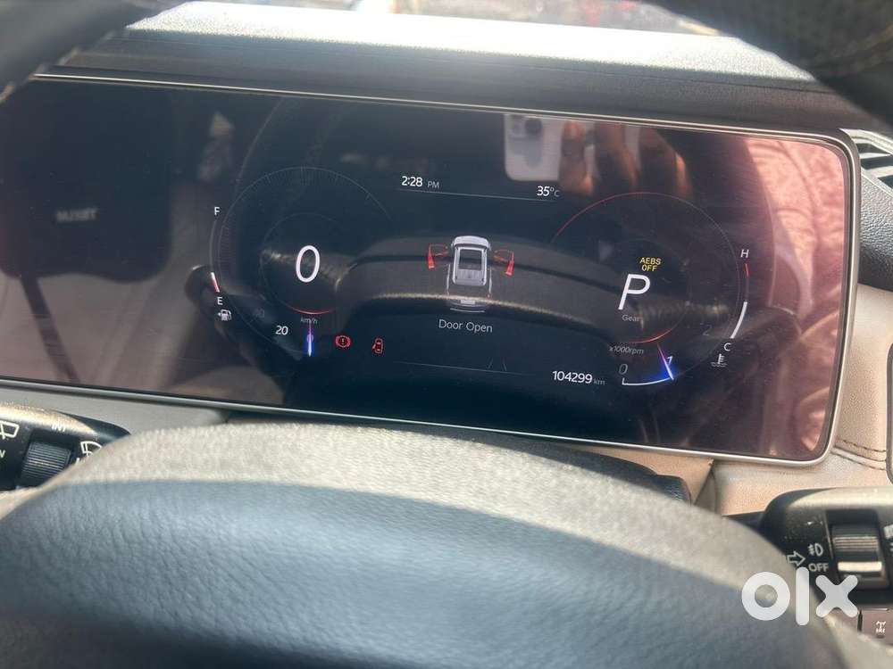 Mahindra Xuv700 2022 Diesel Well Maintained