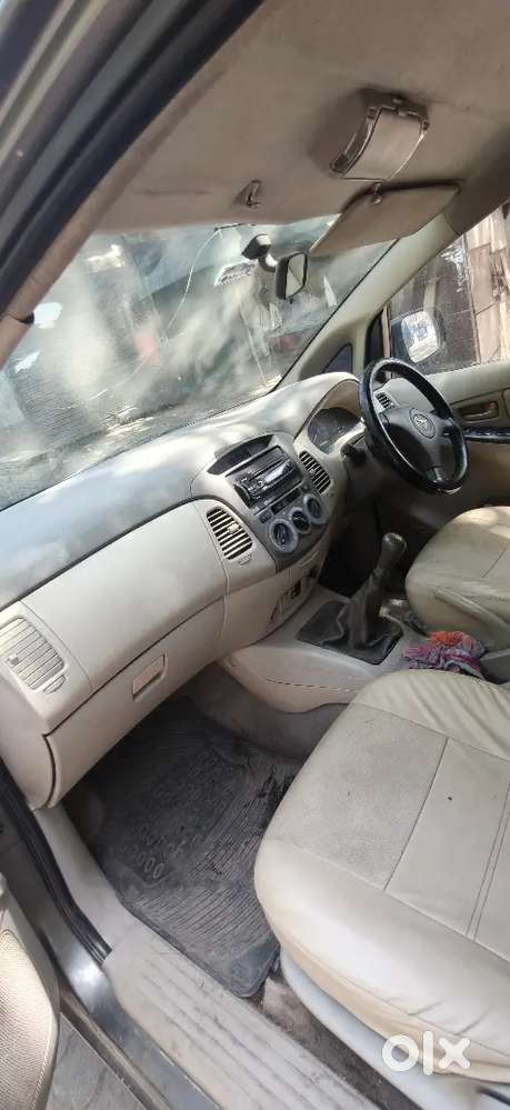 Toyota Innova 2011