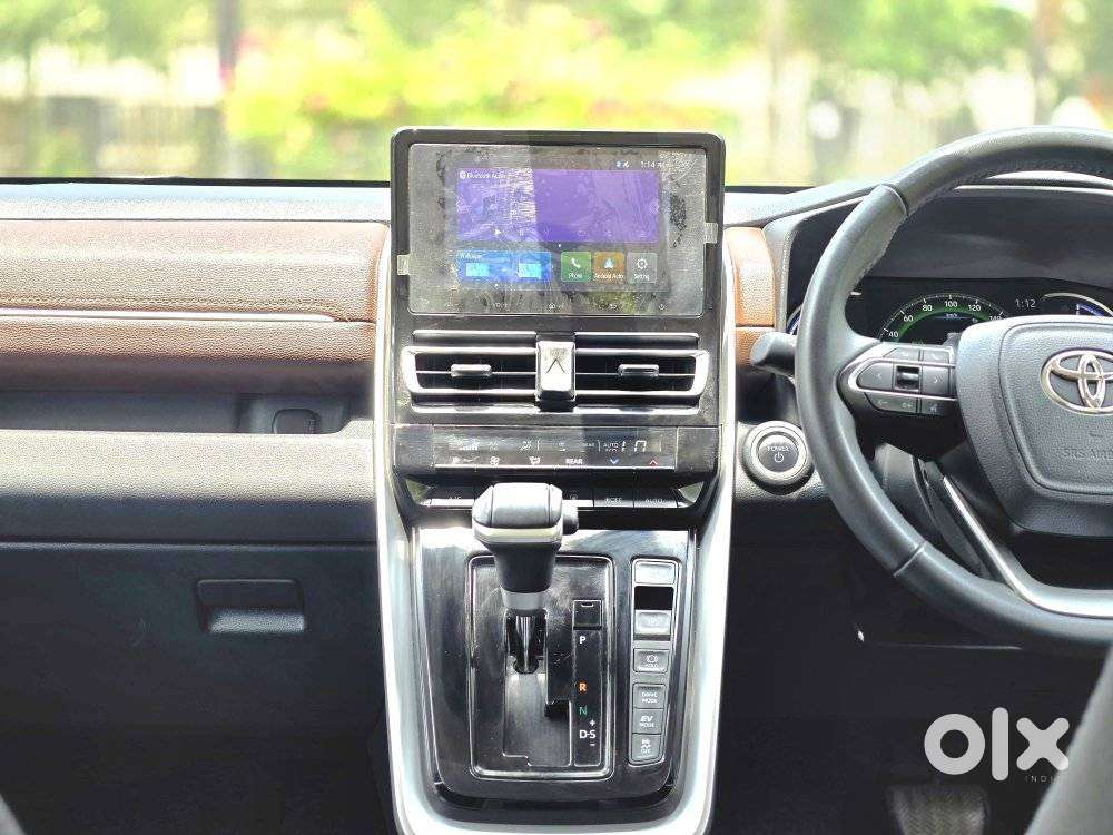 Toyota Innova Hycross 2.0 Vx Hybrid 8 Str, 2025, Cng & Hybrids