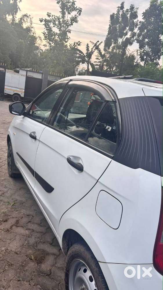 Tata Bolt Revotron Xe, 2017, Petrol