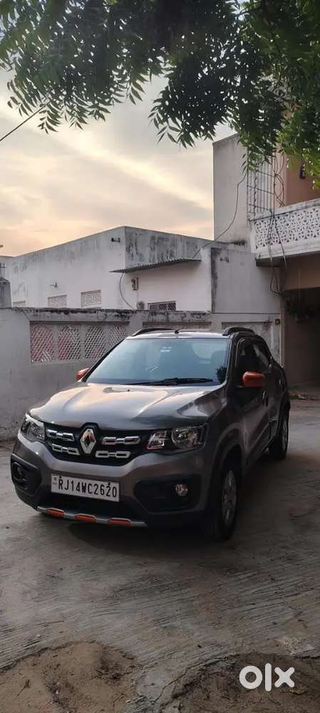 Renault Kwid Climber Rxt 2017  Grey + Orange Edition  Sporty Look