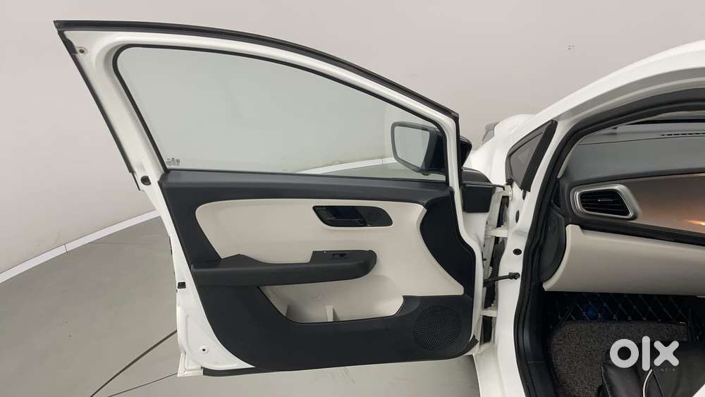 Tata Altroz 1.2 Xt, 2022, Petrol